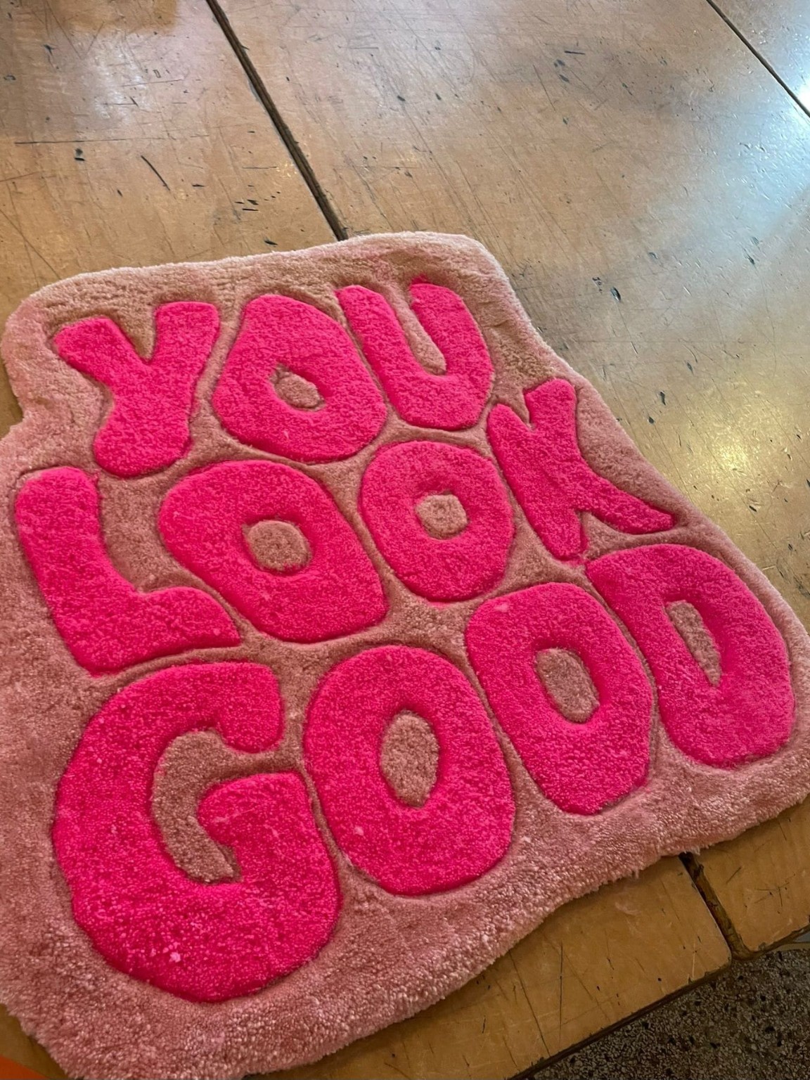 Pinker You-Look-Good Tufting-Teppich